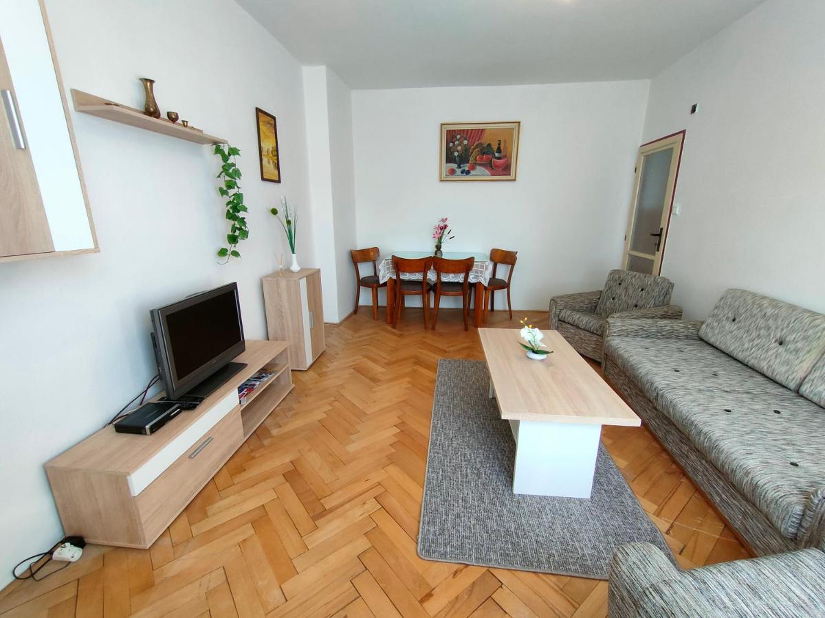 2-Iz. Byt V Tichej Lokalite S Bezplatnym Parkovanim Liptovsky Hradok Exterior photo